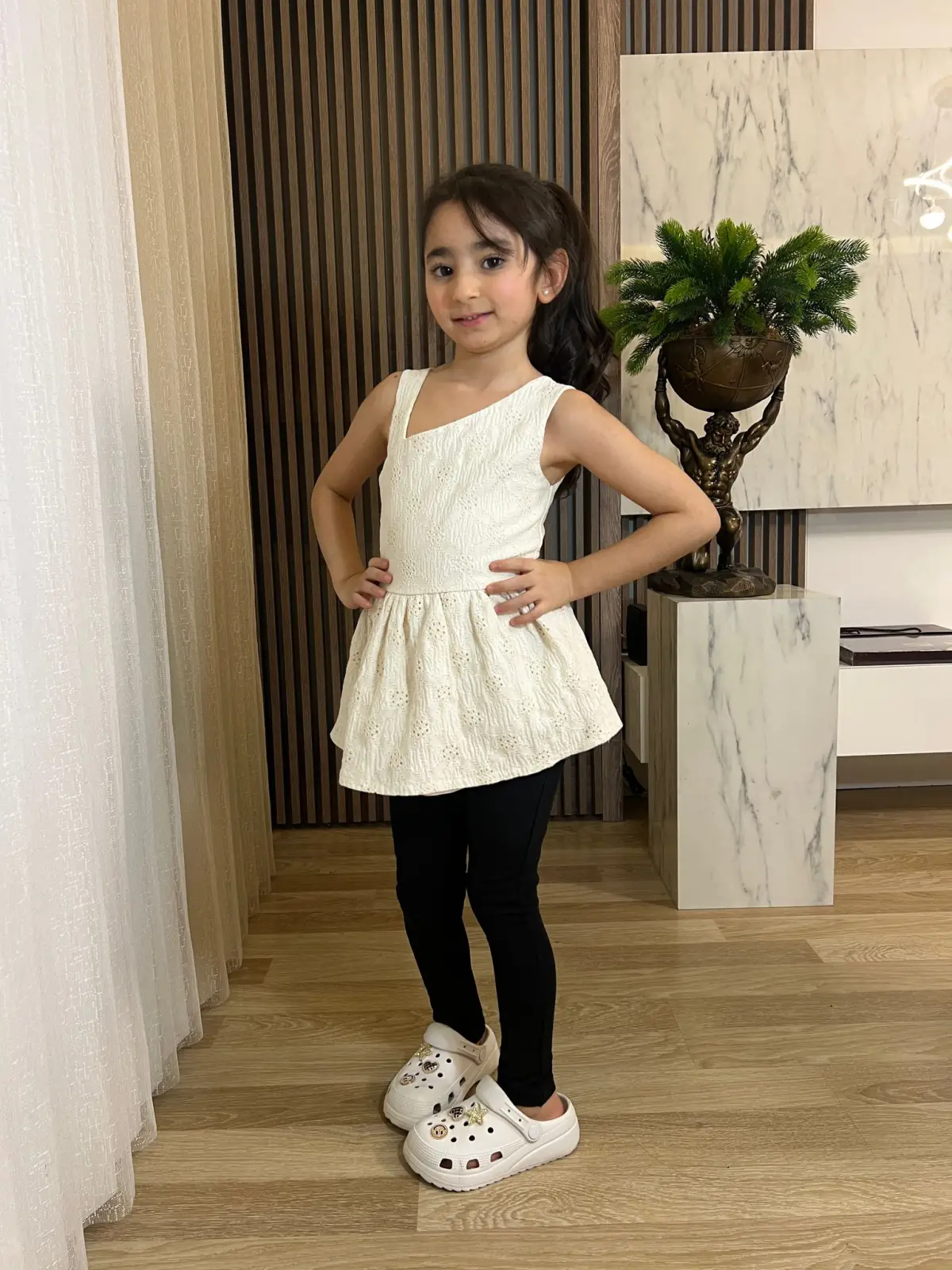 Beyaz Dantel Desenli Bluz