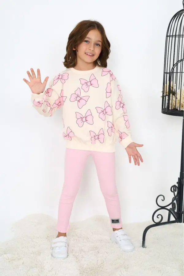 Fiyonk Desenli İki İplik Kız Çocuk Takımları